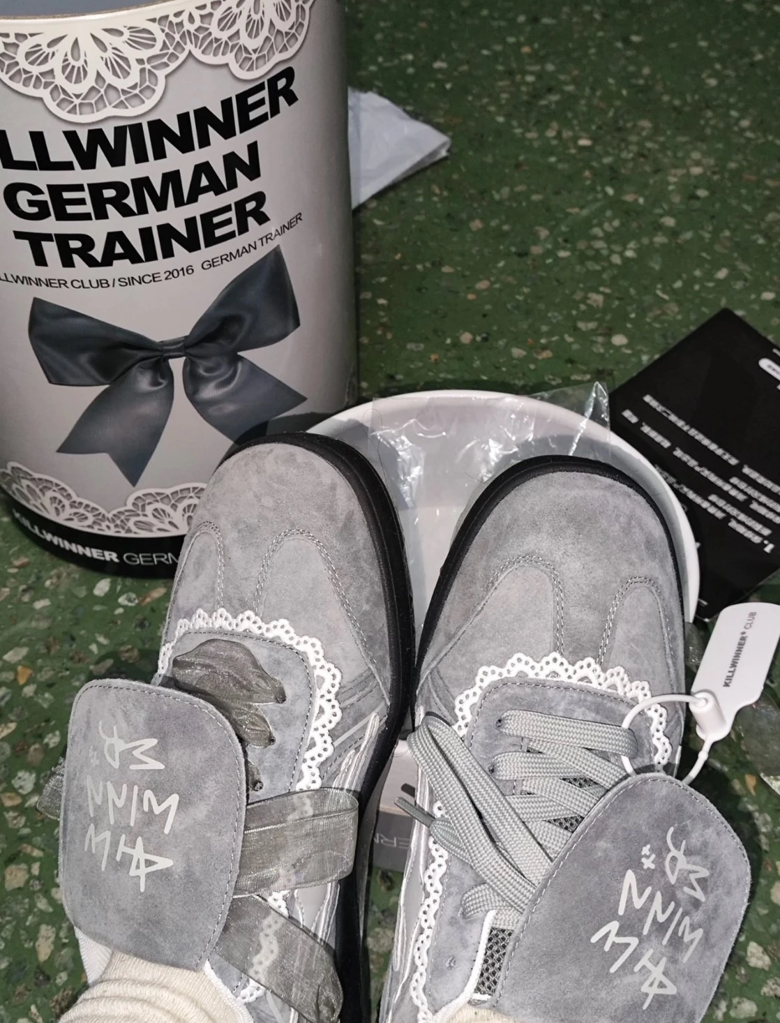 <張員瑛同款> KILLWINNER 灰蕾絲德訓鞋