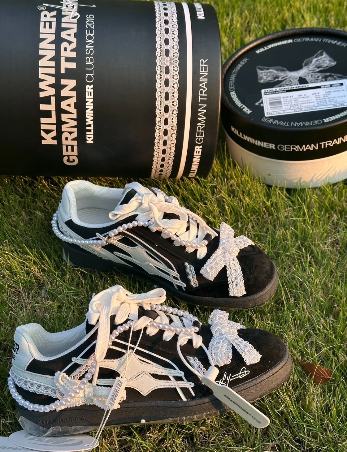 <明星同款> KILLWINNER 蕾絲珍珠翻蓋德訓鞋