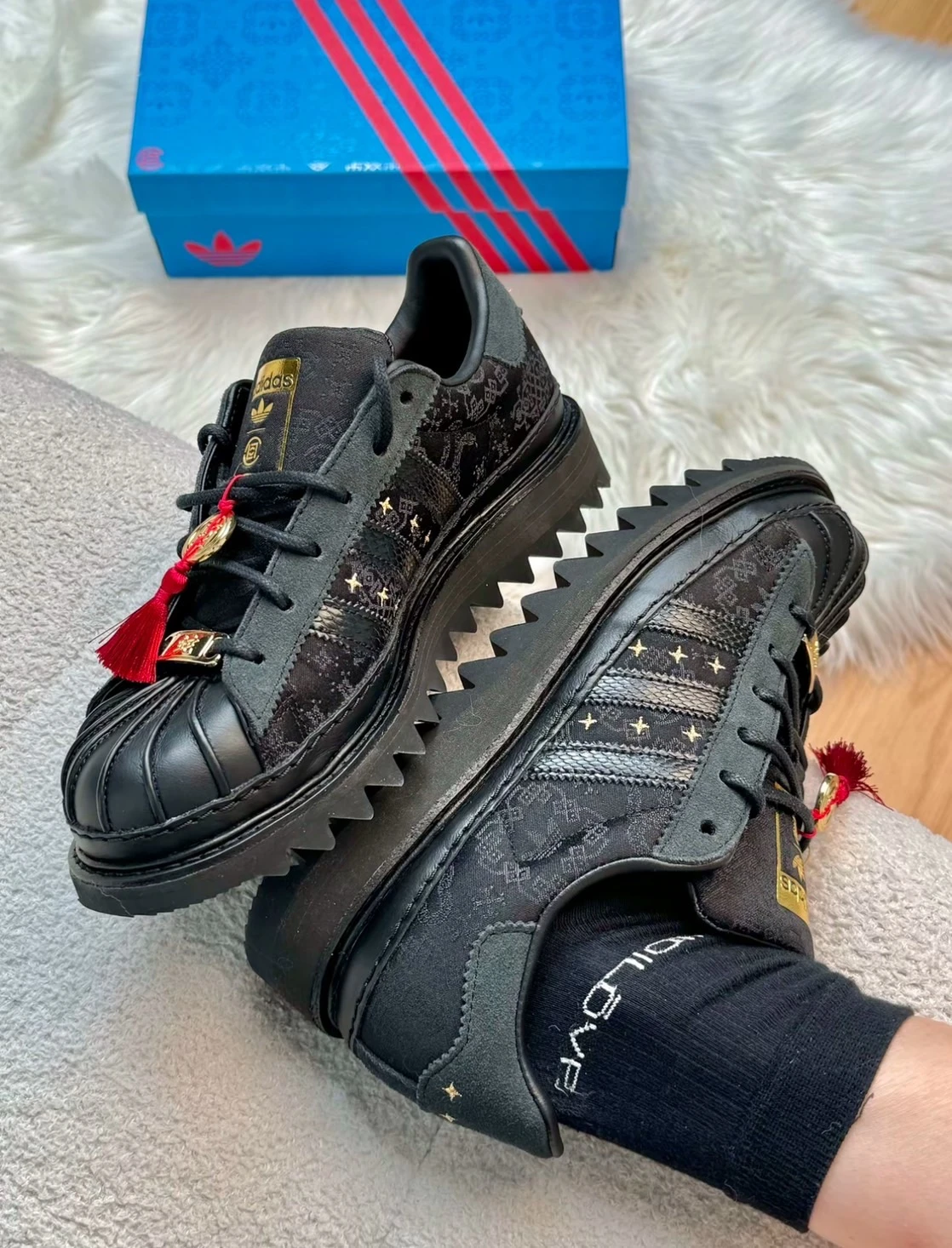 ADIDAS SUPERSTAR X CLOT 陳冠希 2025蛇年限定 (JR5114)