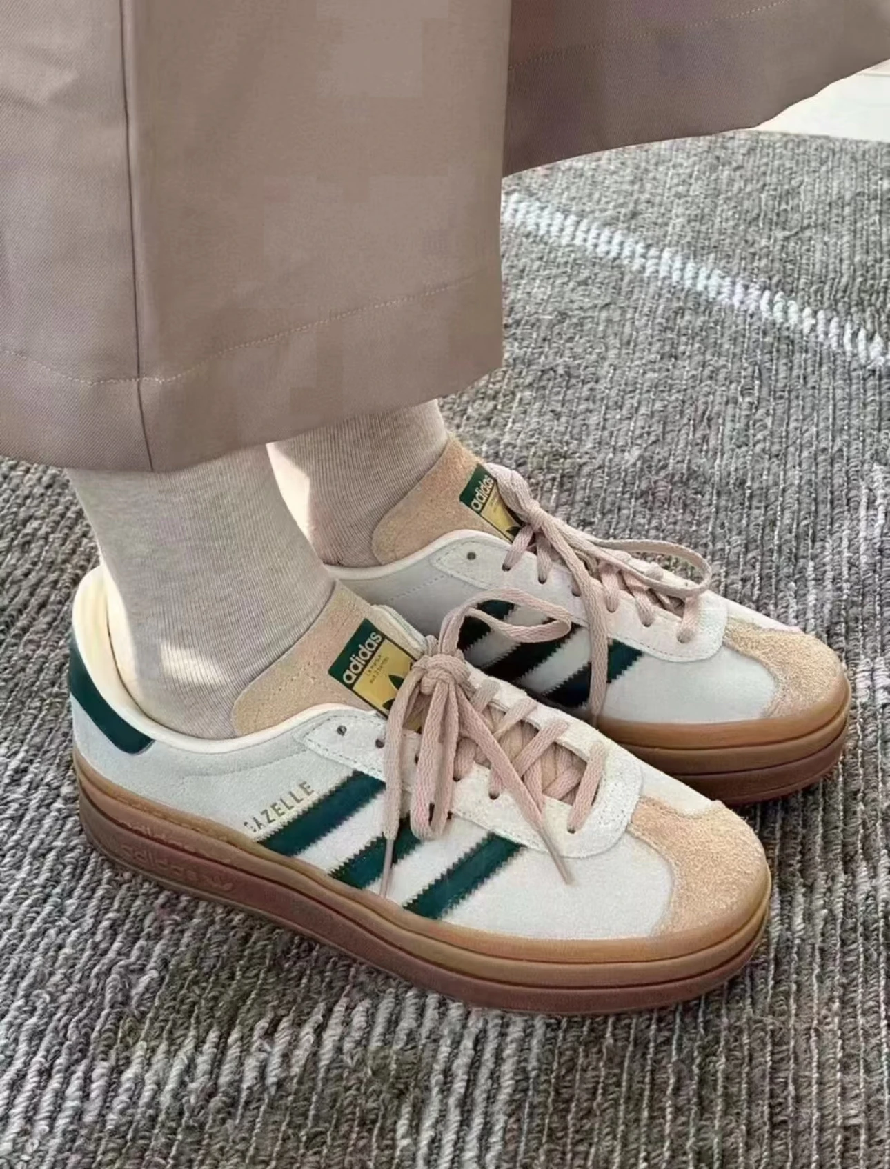 <難哄同款> ADIDAS ORIGINALS GAZELLE BOLD 榛果綠(ID7056)