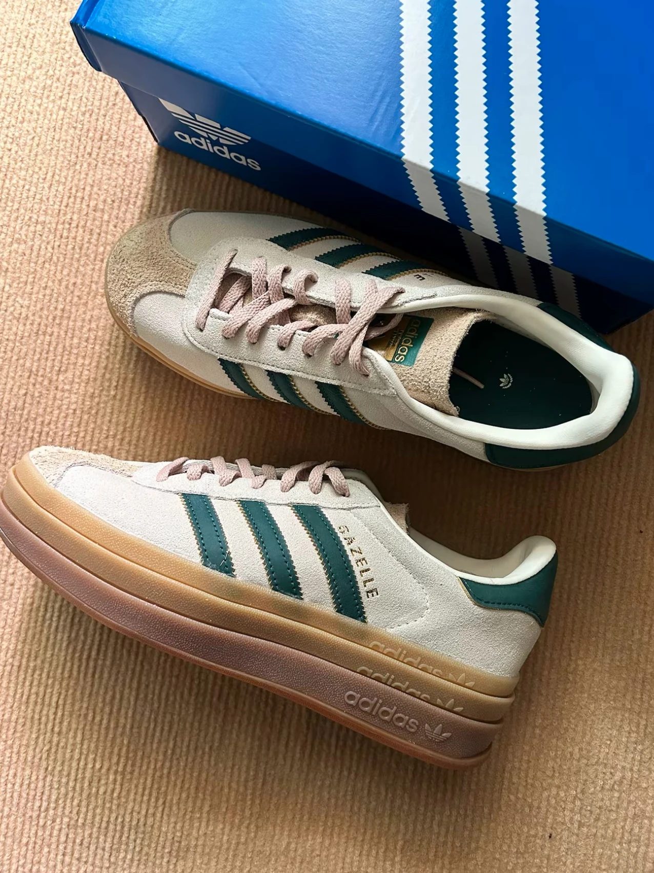 <難哄同款> ADIDAS ORIGINALS GAZELLE BOLD 榛果綠(ID7056)