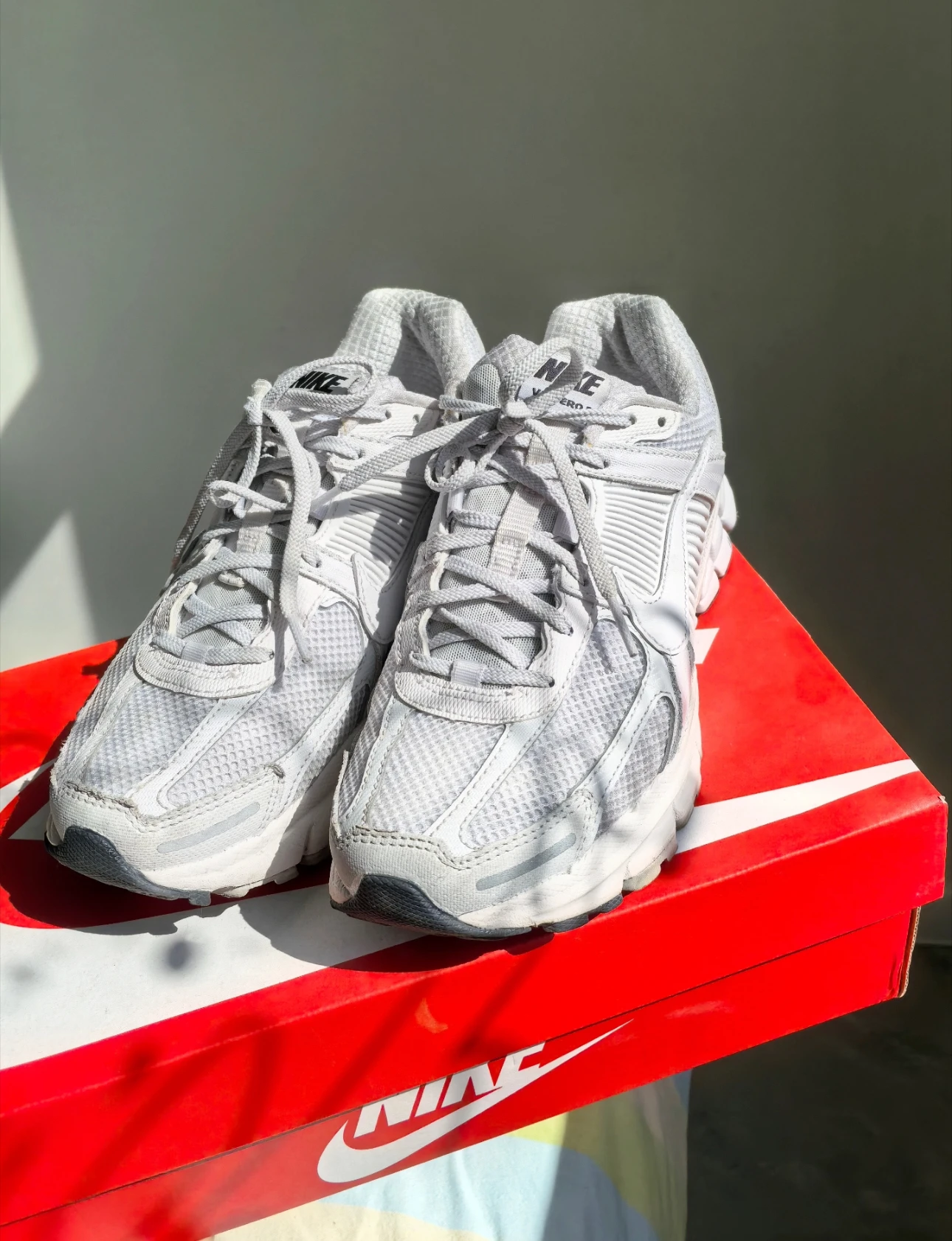 NIKE AIR ZOOM VOMERO 5 全白(FQ7079-100)