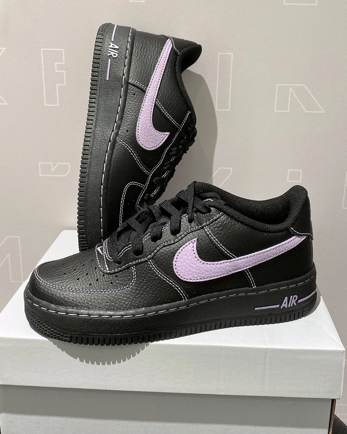 NIKE AIR FORCE 1 LOW 刺繡縫線 全黑紫鉤(HQ2037-001/HJ4563-001)