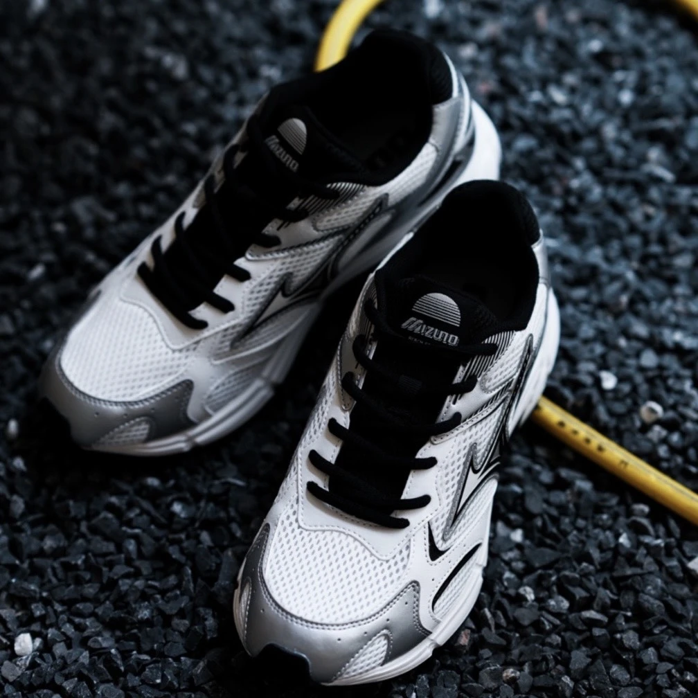 Mizuno Speed 2K 美津濃白銀黑未來金屬感(D1GH222909) 正品球鞋・國外