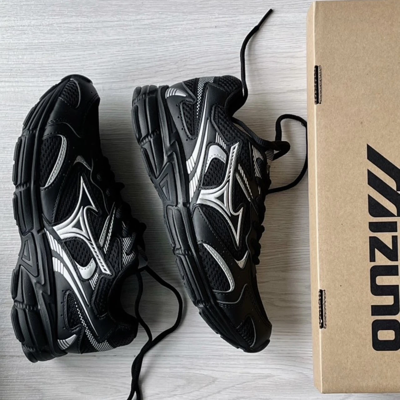 Mizuno Speed 2K 美津濃黑銀Y2K(D1GH222903) 球鞋國外代購潮流