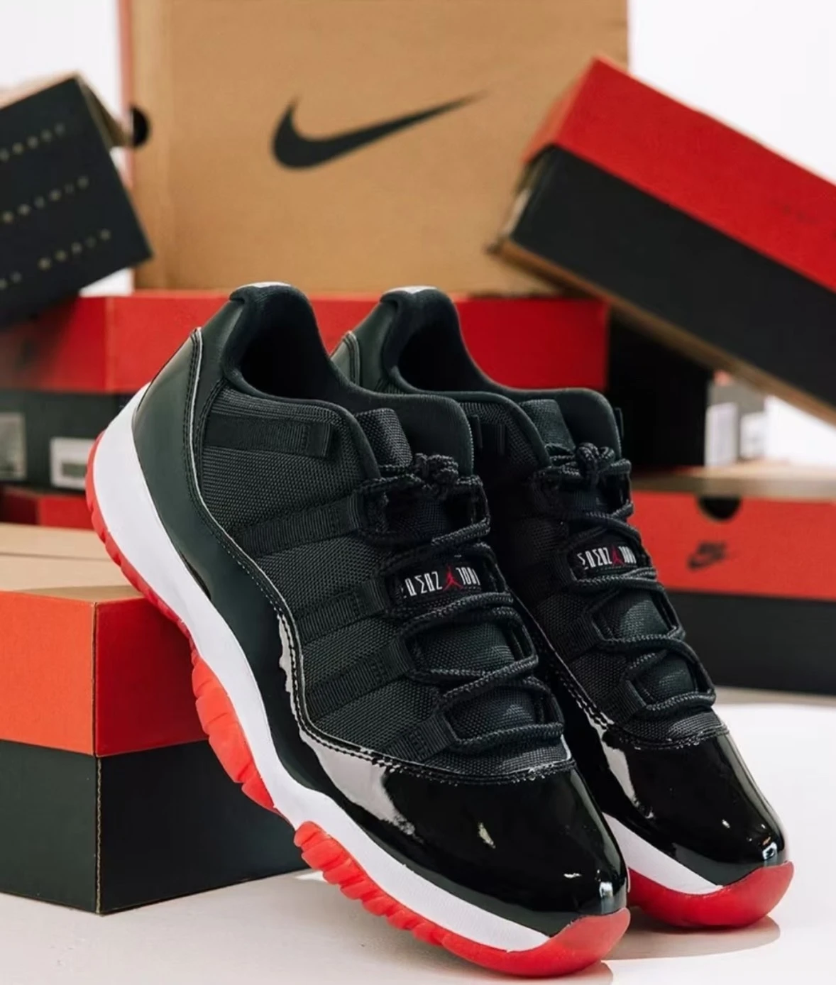 NIKE AIR JORDAN 11 LOW 