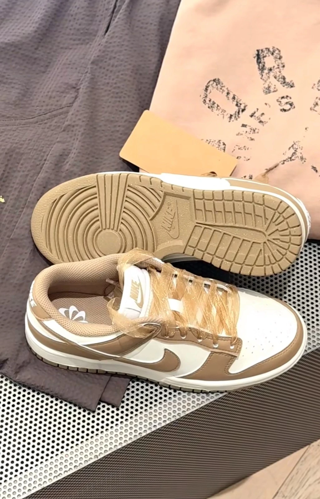 NIKE DUNK LOW 絲綢焦糖拿鐵(IB7311-101)