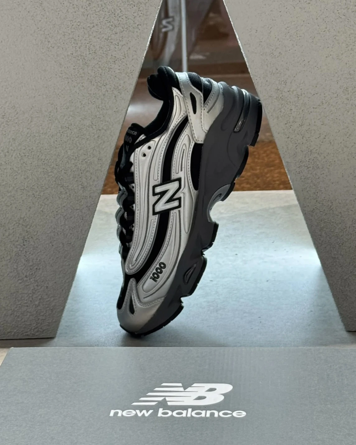 <IU同款> NEW BALANCE M1000 復古銀黑(M1000EGR)