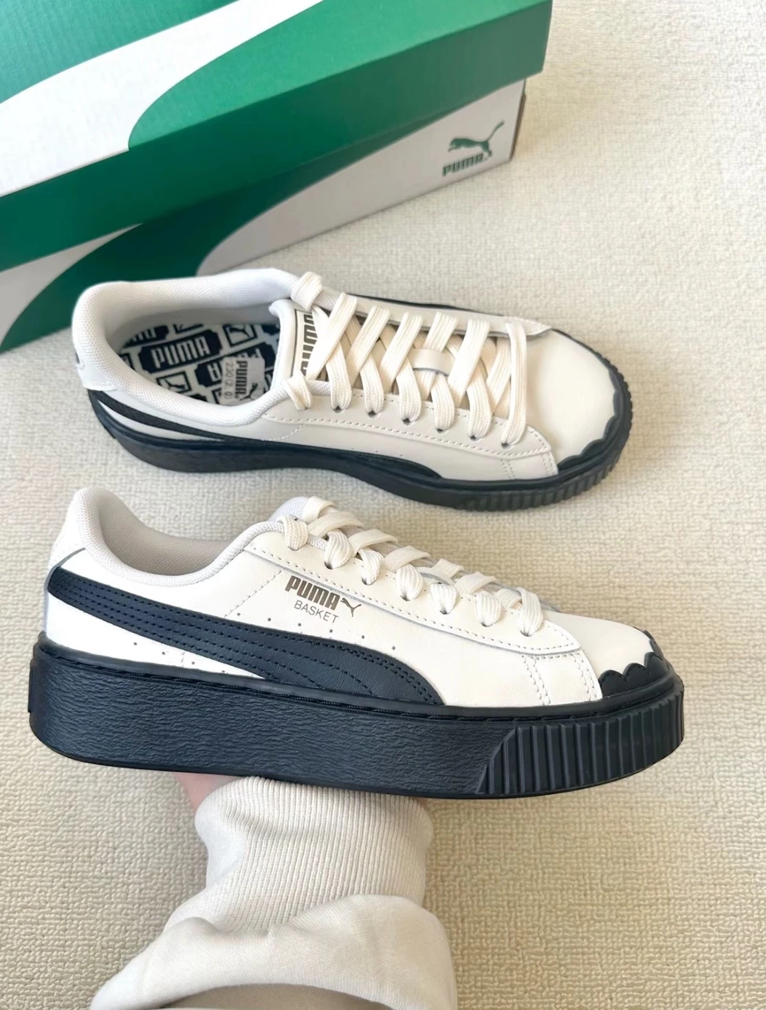 PUMA PLATFORM 厚底花苞鞋 黑白(397250-01)