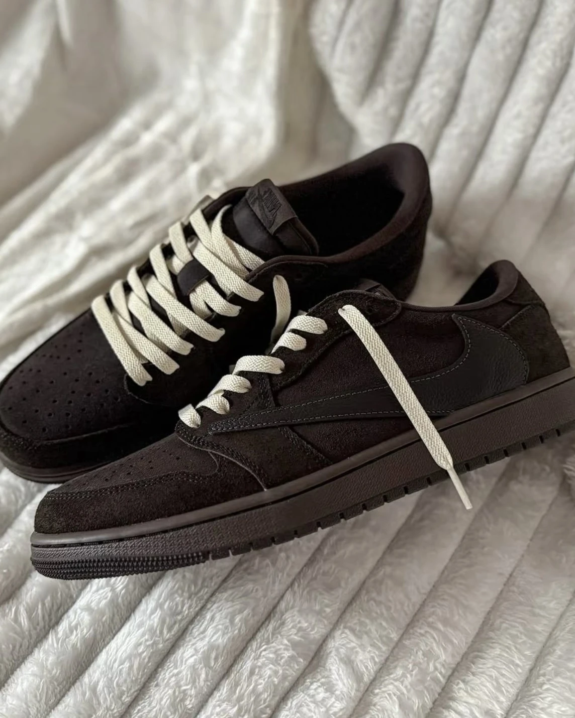 Travis Scott x Air Jordan 1 Low Velvet Brown 倒鉤 絲絨棕 聯名球鞋 DM7866-202