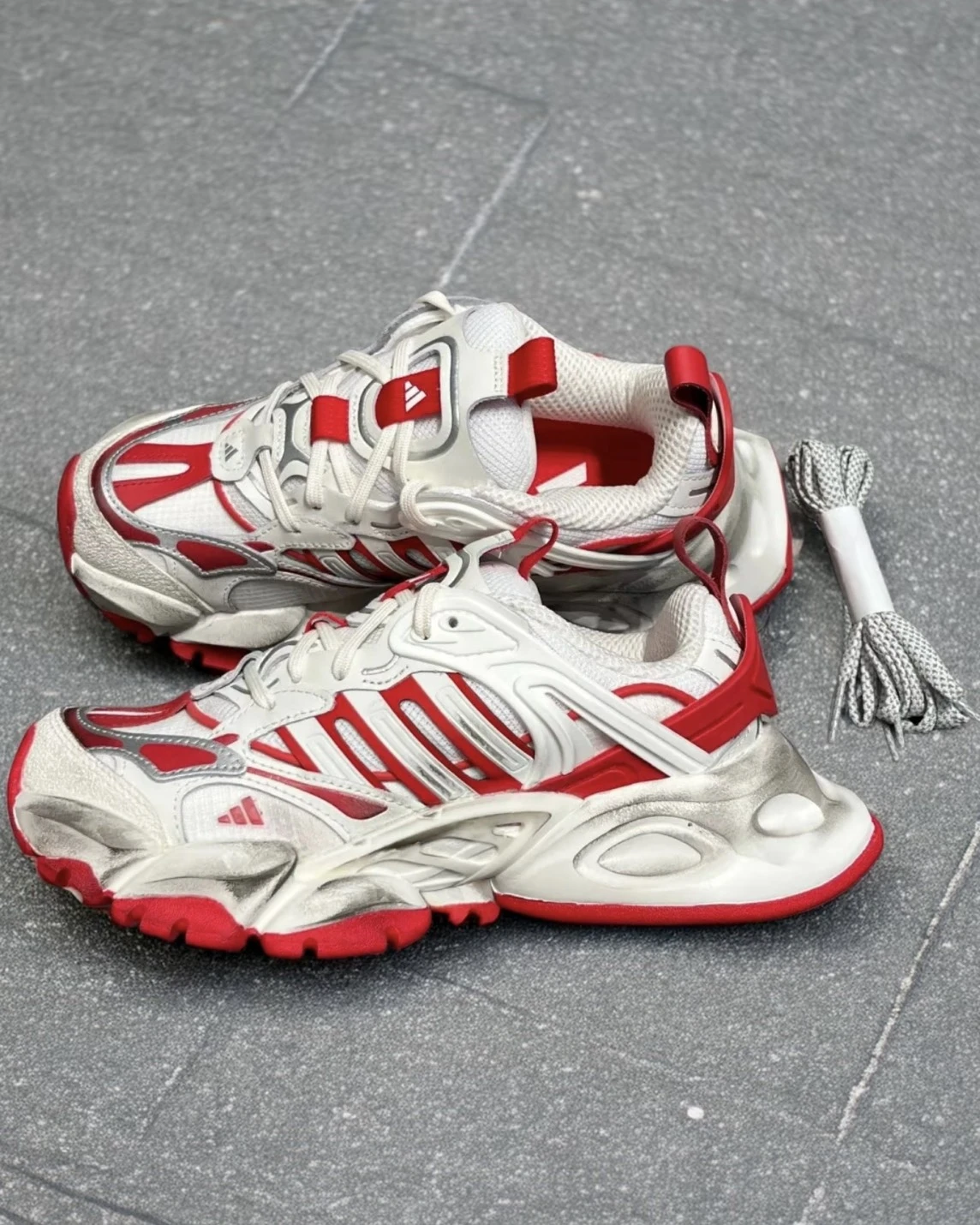 <國外限定>ADIDAS XLG RUNNER DELUXE 白紅 3XL平替(JS1590)