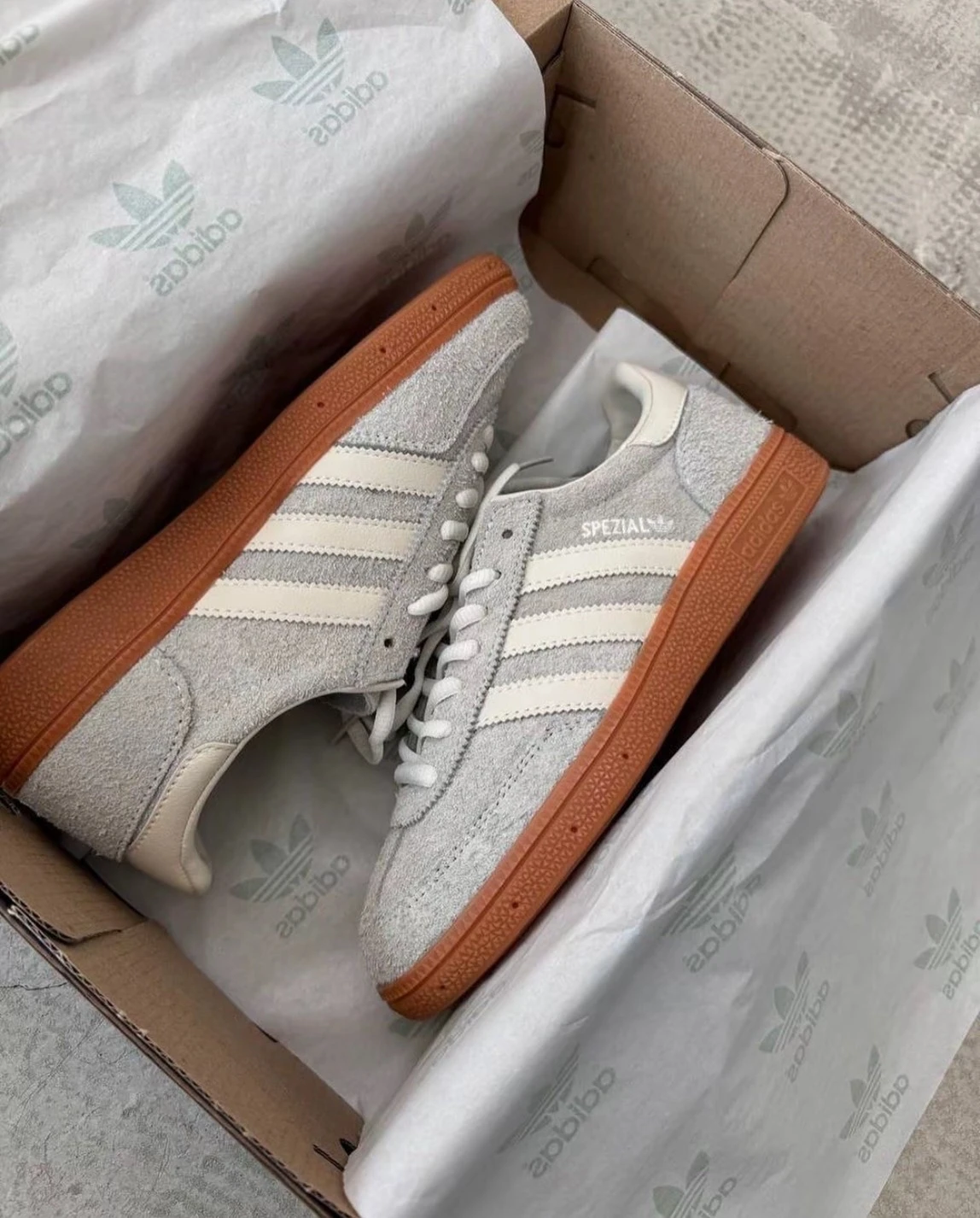 ADIDAS ORIGINALS HANDBALL SPEZIAL 淺灰芝麻 (IF6491)