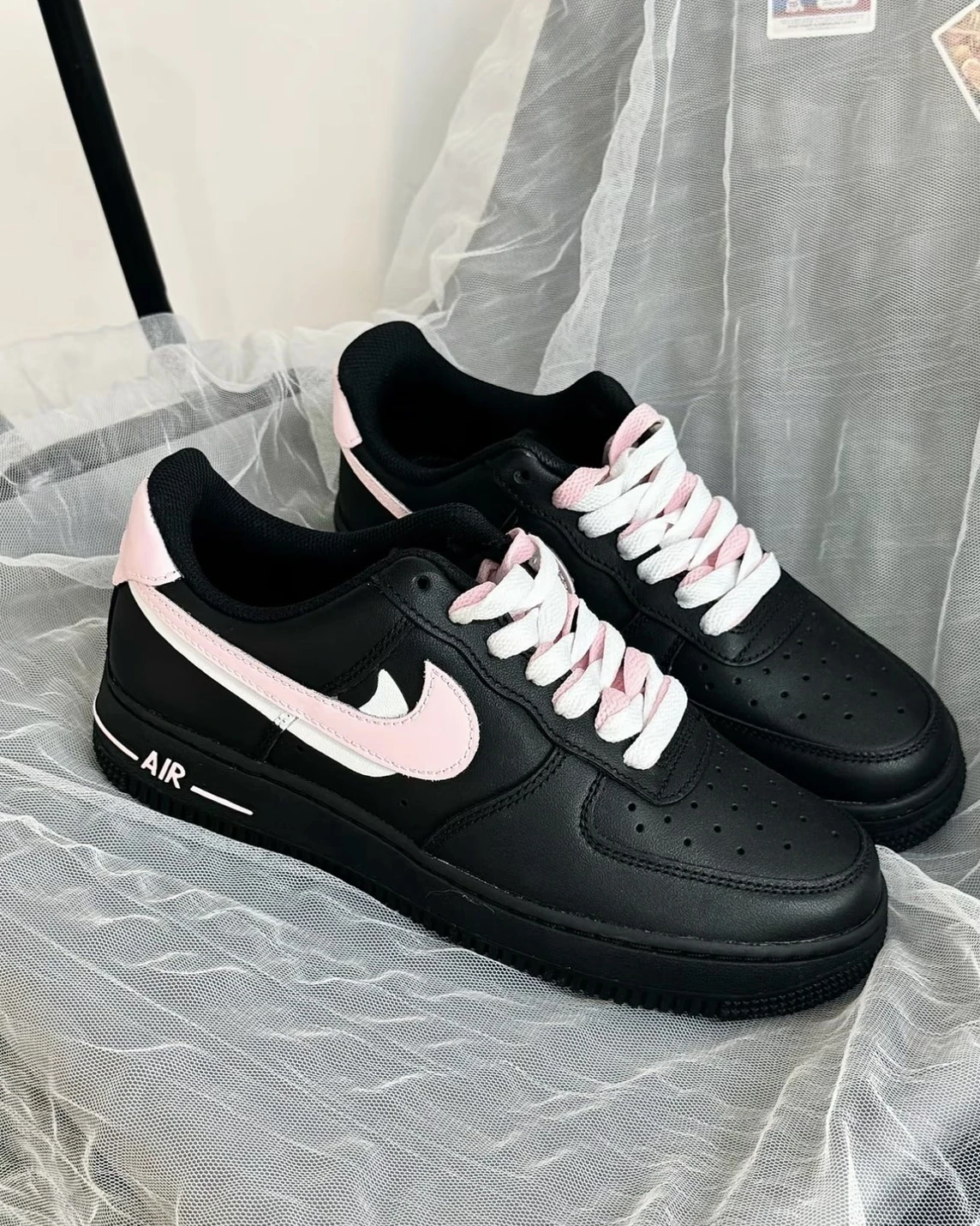 <女段>NIKE AIR FORCE 1 LOW 粉白雙鉤 黑粉 訂製款(DD8959-001)