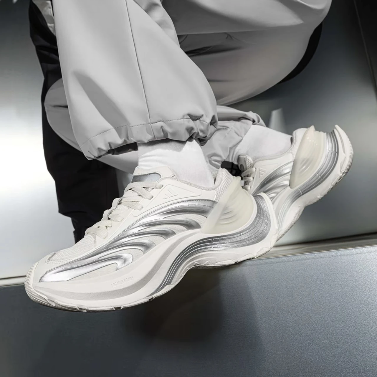 Adidas XLG MTW 