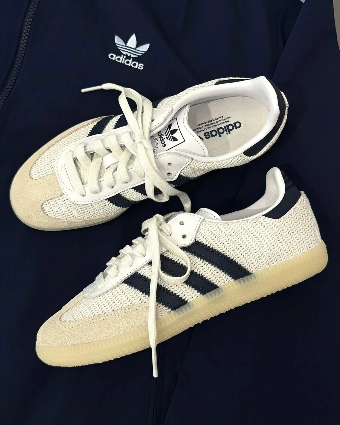 <國外限定>ADIDAS ORIGINALS SAMBA 米白海軍藍 簍空(JH5633)