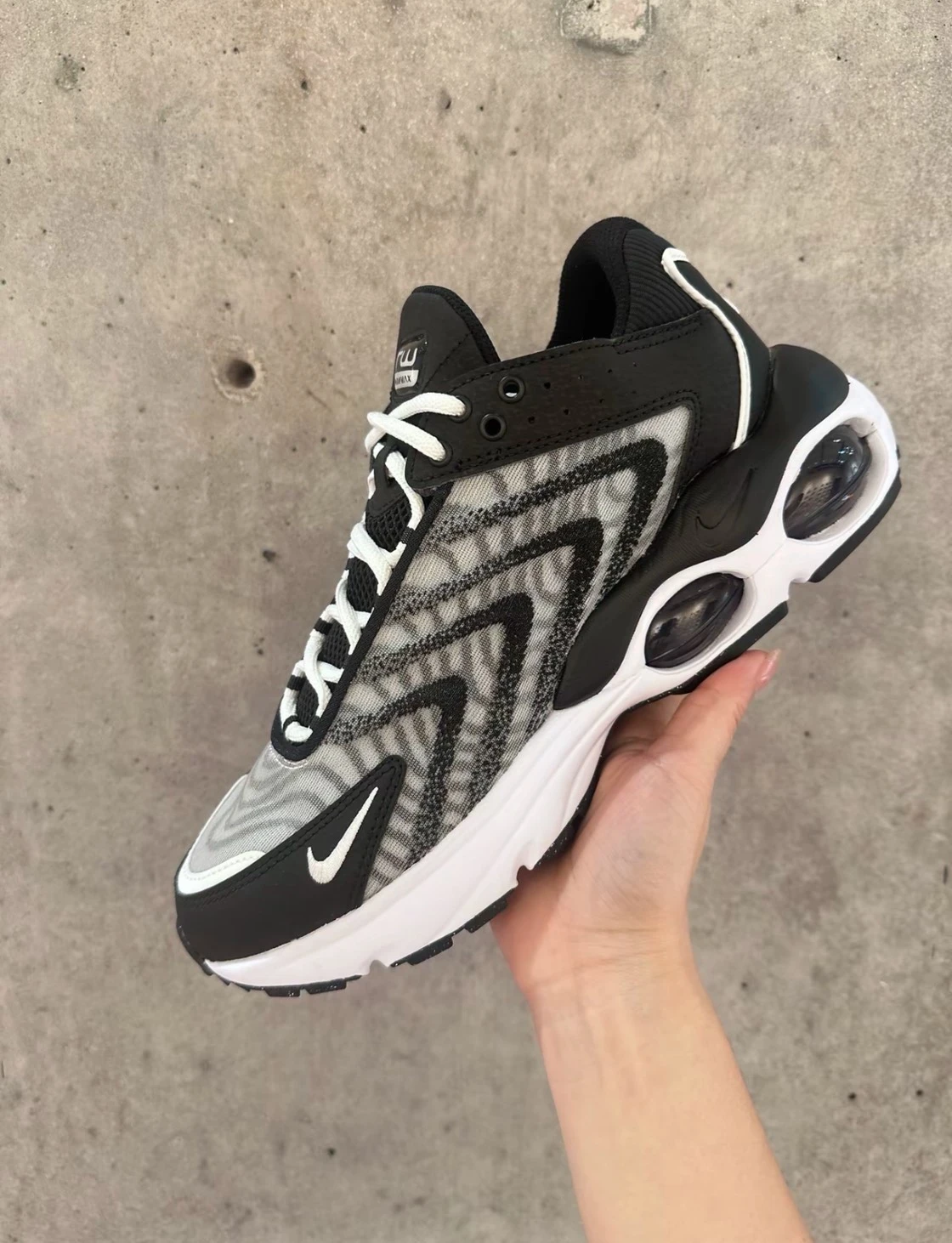 NIKE AIR MAX TW 雙氣墊 復古 運動鞋 (DQ3984-001)