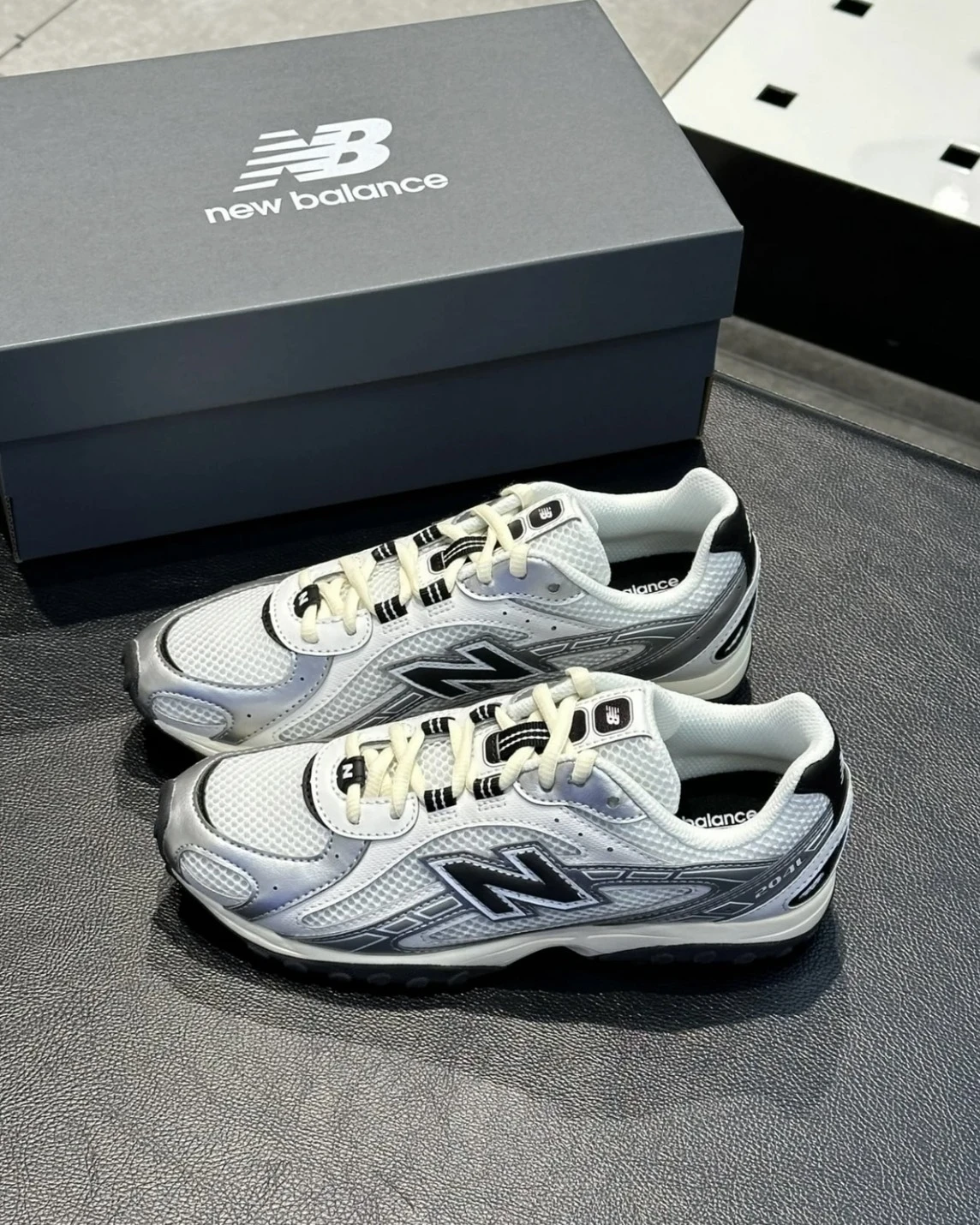 New Balance NB204L 員瑛同款 薄底 網眼 奶油白銀 太空銀 黑白(U204LSWD)