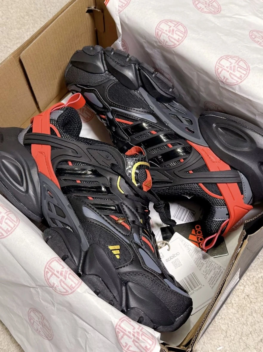 <國外限定>ADIDAS XLG RUNNER DELUXE 黑紅  3XL平替(JQ2974)