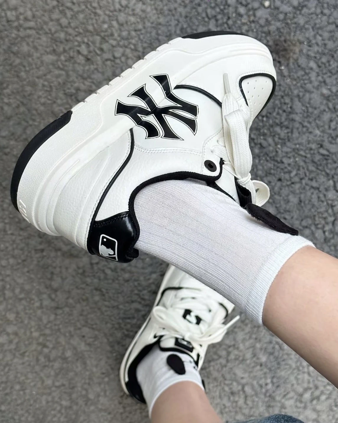 MLB Chunky Liner PU 紐約洋基  白黑 厚底 學長鞋(3ASXCA12N-50WHS)