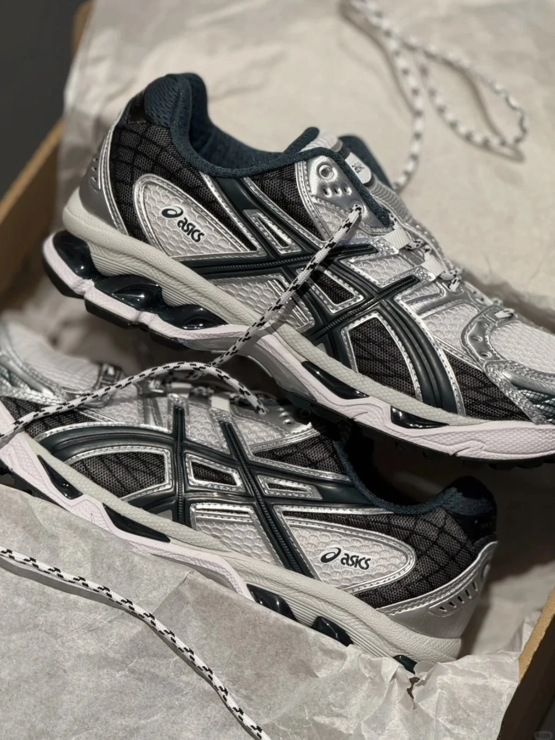 Asics Gel-Nimbus10.1 亞瑟士 森林綠 復古跑鞋(1203A543-103)