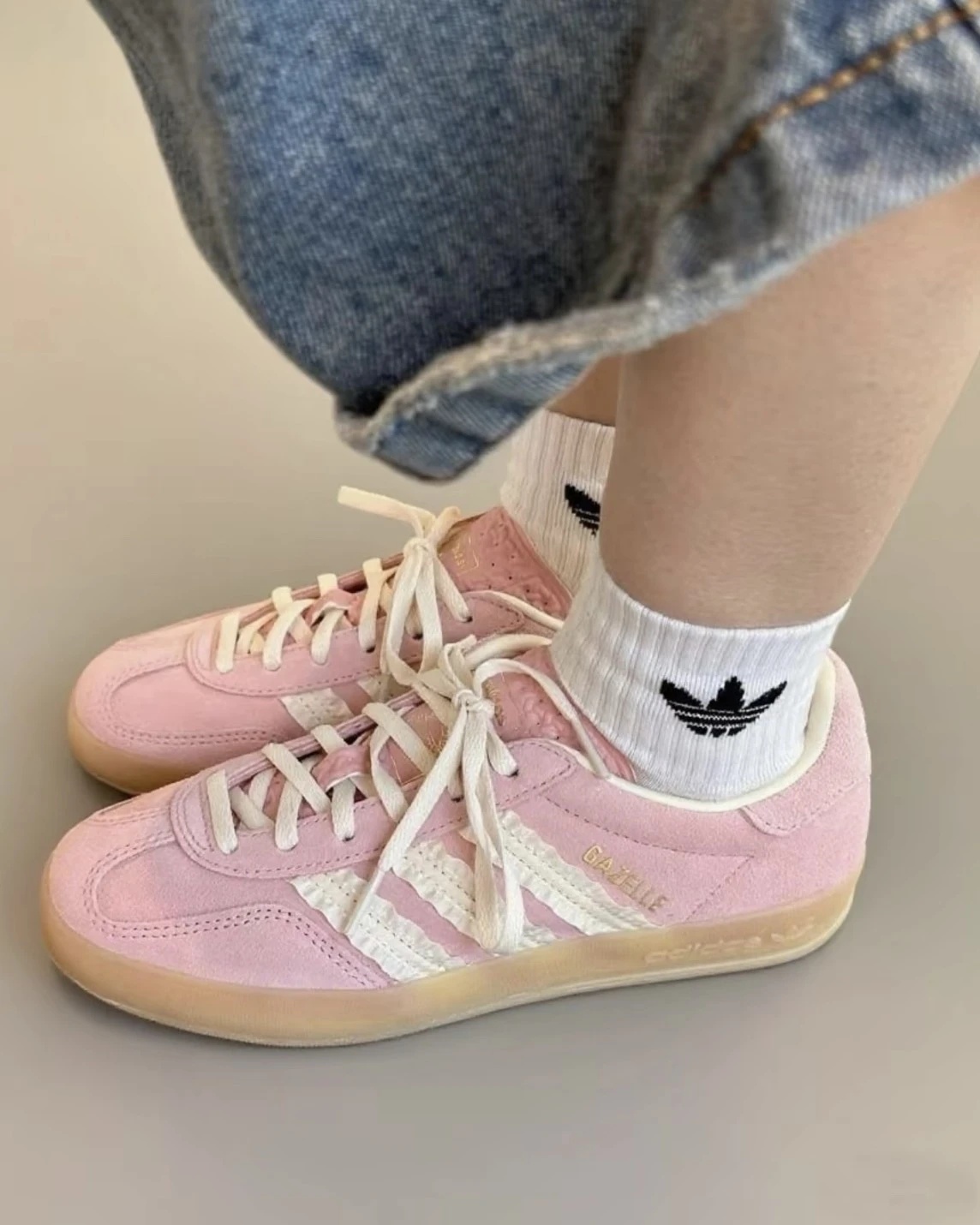 ADIDAS GAZELLE INDOOR 奶油蜜桃粉 荷葉邊 德訓鞋(JS1413)