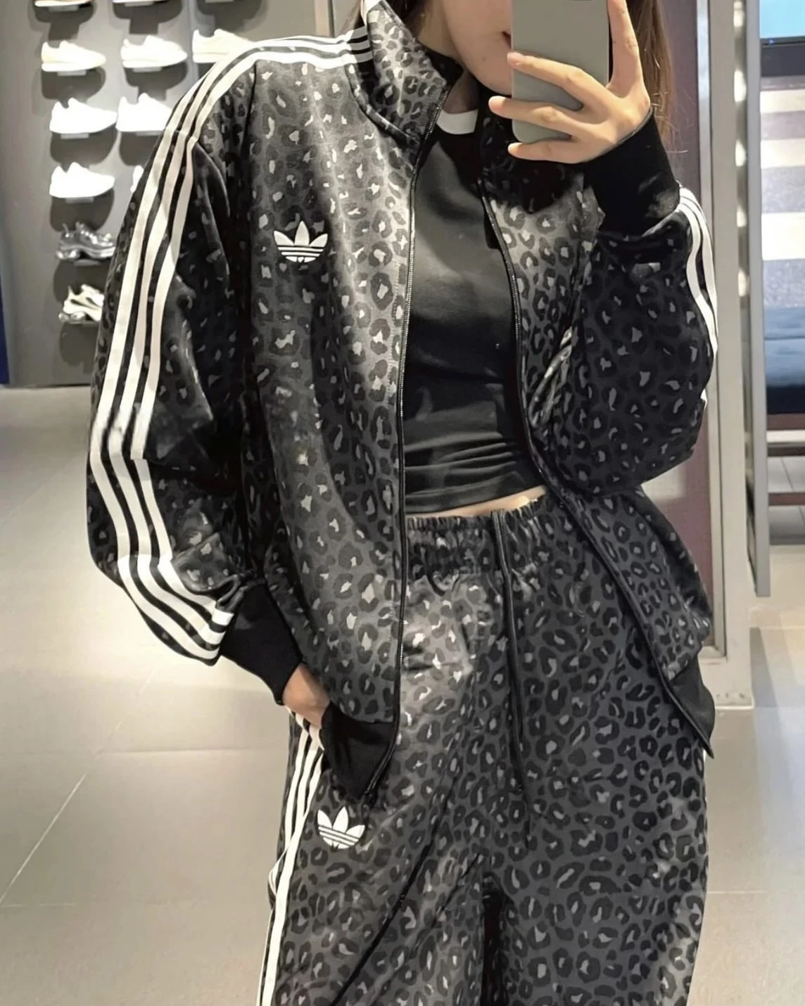 豹豹週>Adidas Firebird SS25 豹紋立領夾克外套(JV7579) 球鞋國外代購