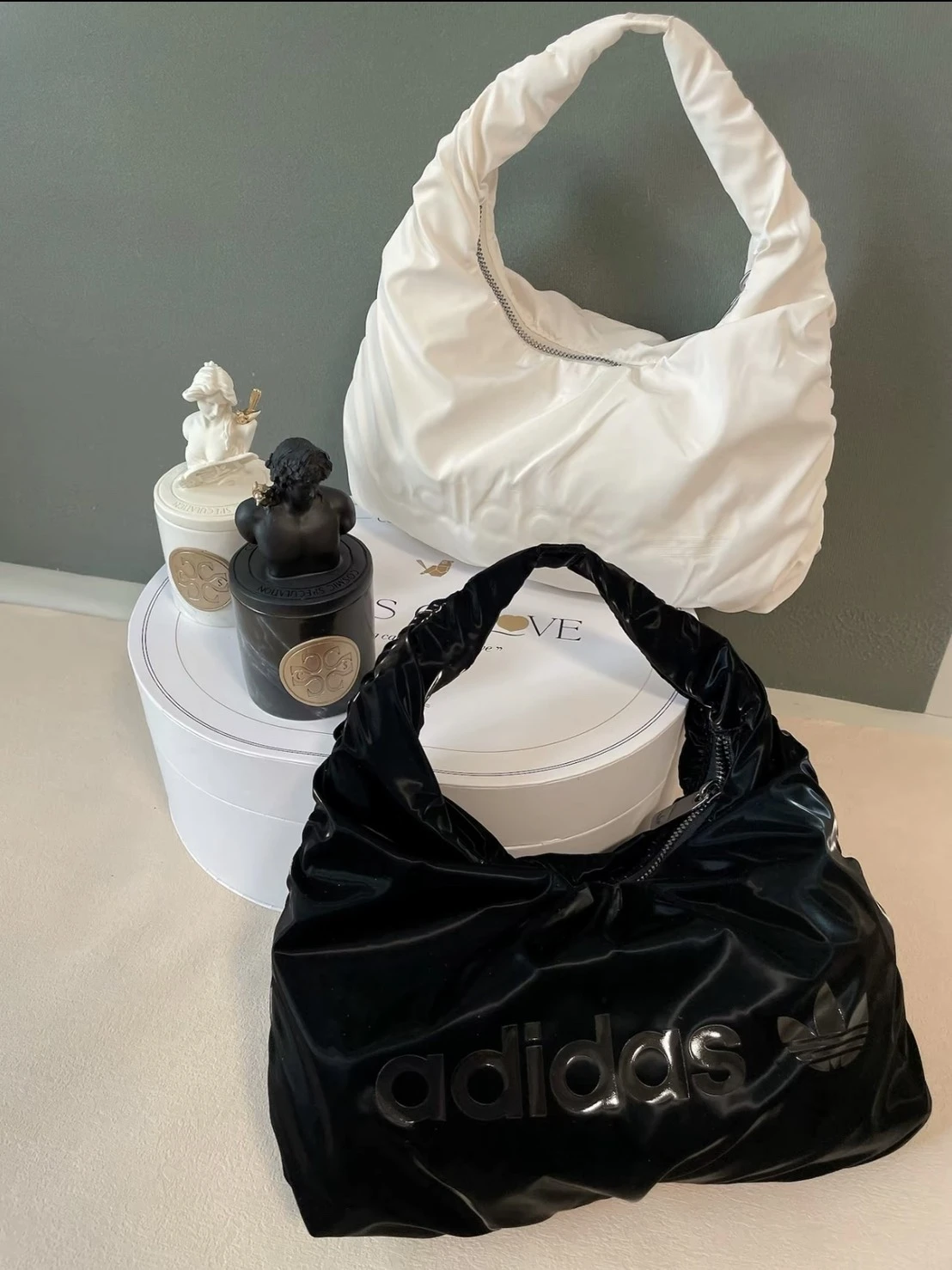 Adidas Originals 簡約大LOGO 雲朵包 腋下包 單肩包(兩色可選)
