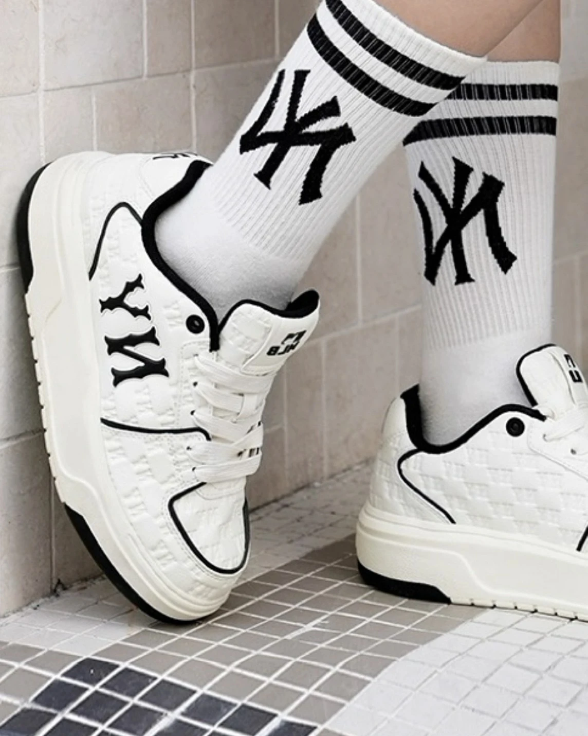 MLB Monogram Chunky Liner系列 洋基隊 米白 老爹鞋 學長鞋(3ASXE035N-50CRL)