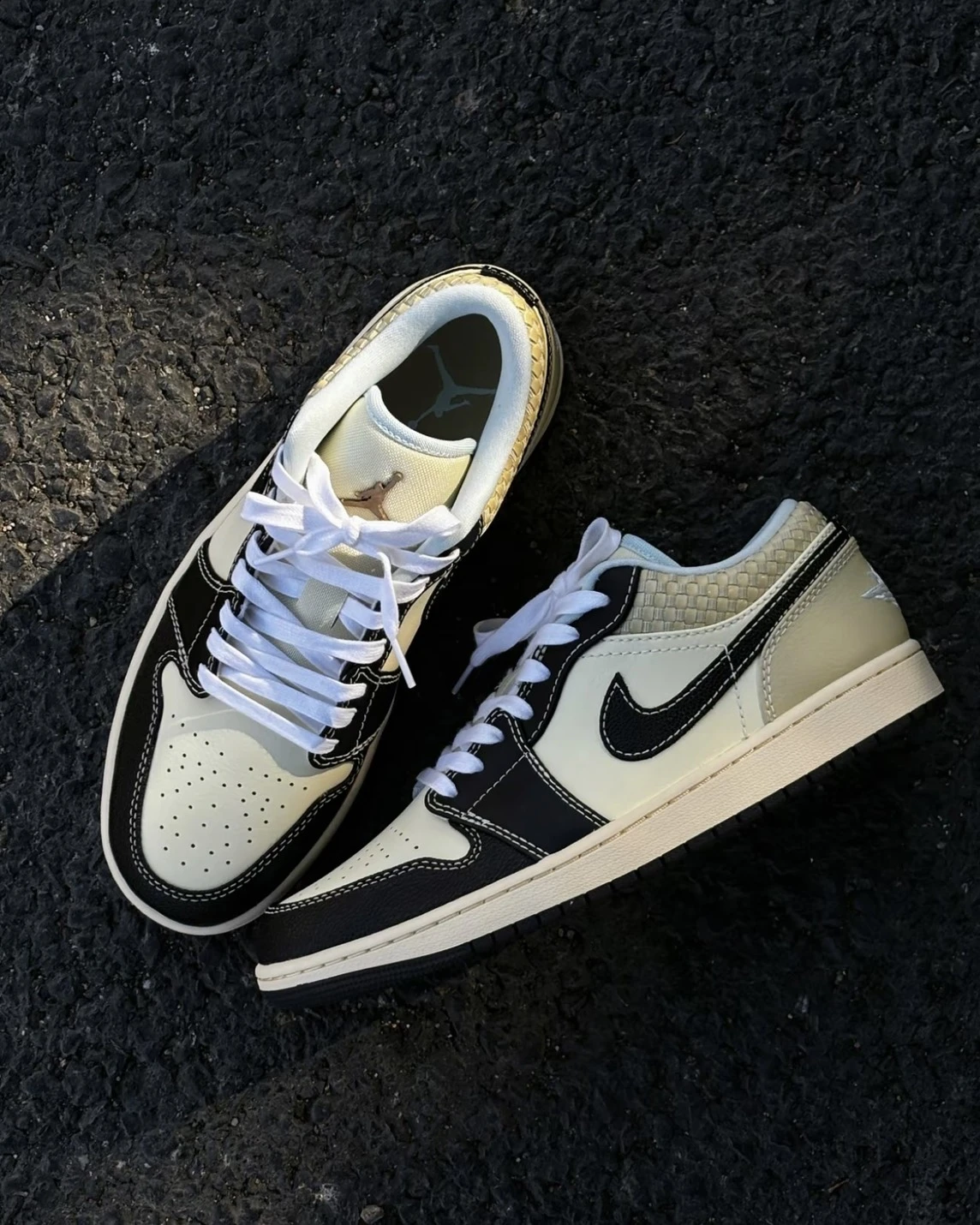 NIKE AIR JORDAN 1 LOW "Coconut Milk" 椰奶 黑金 金屬標(HQ3437-101)