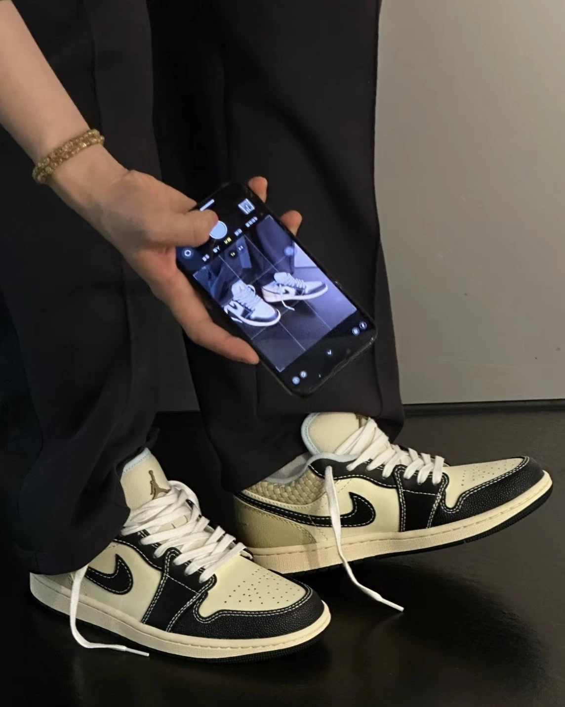 NIKE AIR JORDAN 1 LOW "Coconut Milk" 椰奶 黑金 金屬標(HQ3437-101)