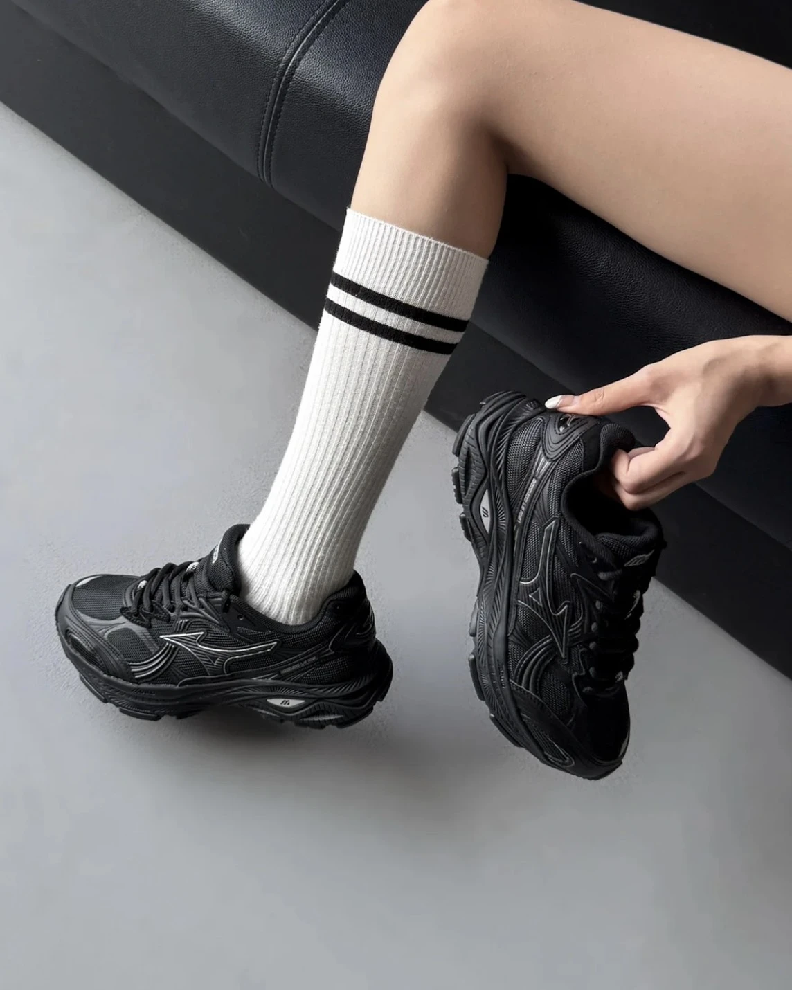 <帥爛!!!>Mizuno LG 10S 全黑 黑魂 復古慢跑鞋(D1GH242401)