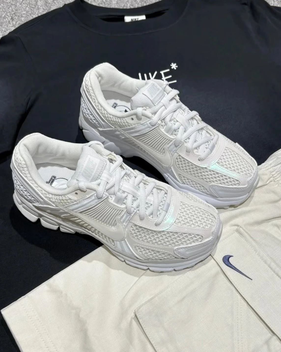 <折扣拿!>NIKE AIR ZOOM VOMERO 5 女鞋 白月光 珠光白銀(IB4397-100)