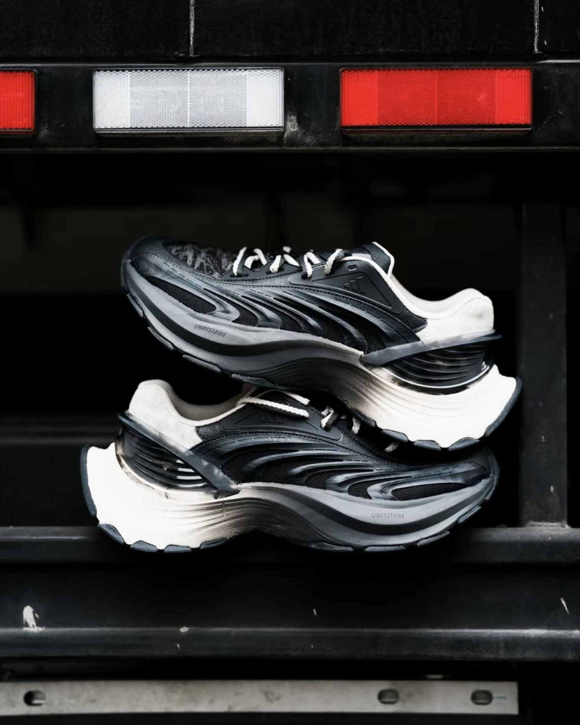 Adidas XLG MTW "Black Split White" 漸層黑灰 水墨灰(JR6397)