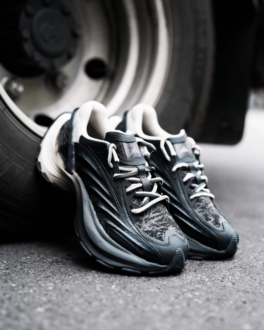 Adidas XLG MTW "Black Split White" 漸層黑灰 水墨灰(JR6397)