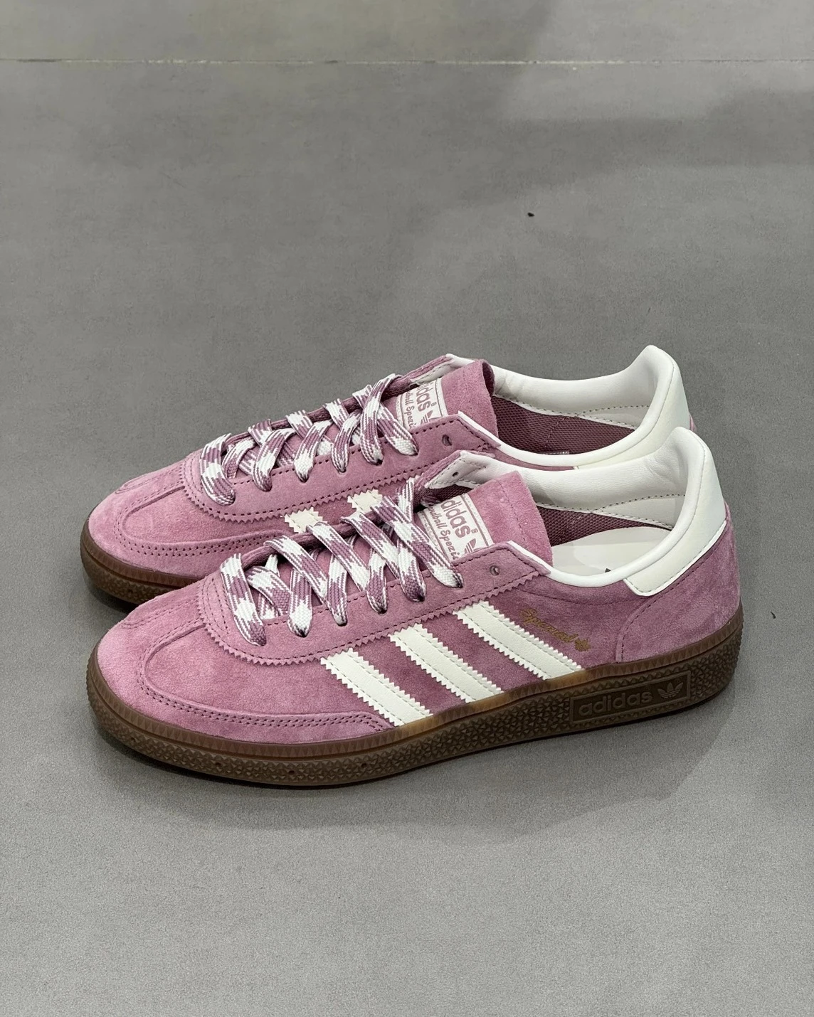 <阿迪調色盤>ADIDAS ORIGINALS HANDBALL SPEZIAL 麂皮 粉色(KJ6304)