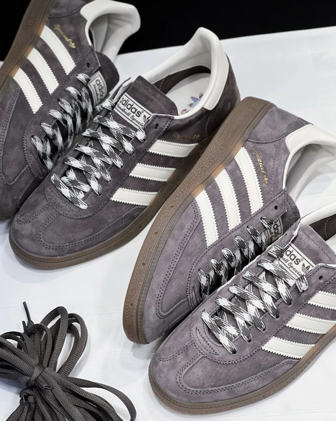 <阿迪調色盤>ADIDAS ORIGINALS HANDBALL SPEZIAL 麂皮 可可深灰(KJ6303)