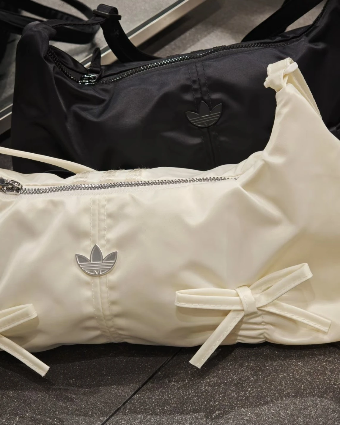 Adidas Originals BOW TIE 雙蝴蝶結 法棍包 單肩包(KC2770 KC2769)