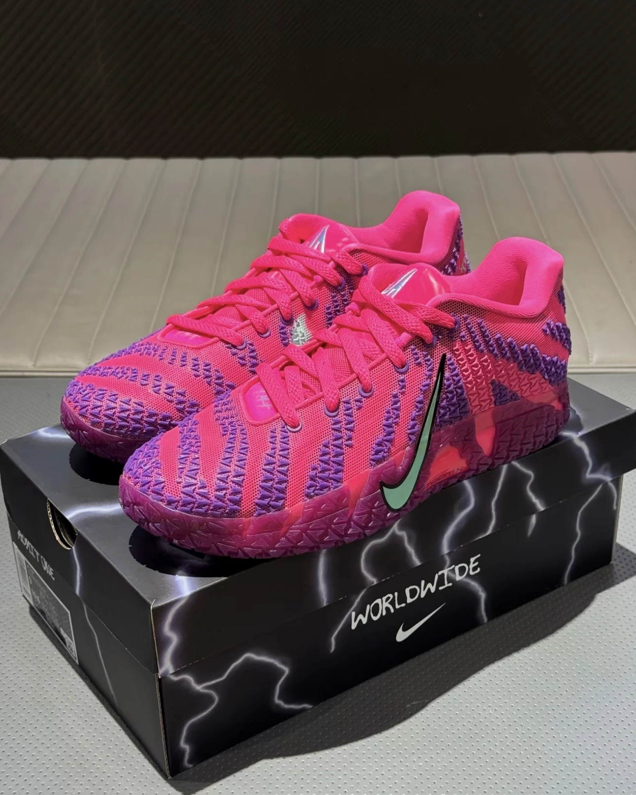 NIKE JA3 "Max Volume" 粉紫 火龍果 莫蘭特三代 XDR 實戰籃球鞋(HF2794-600)