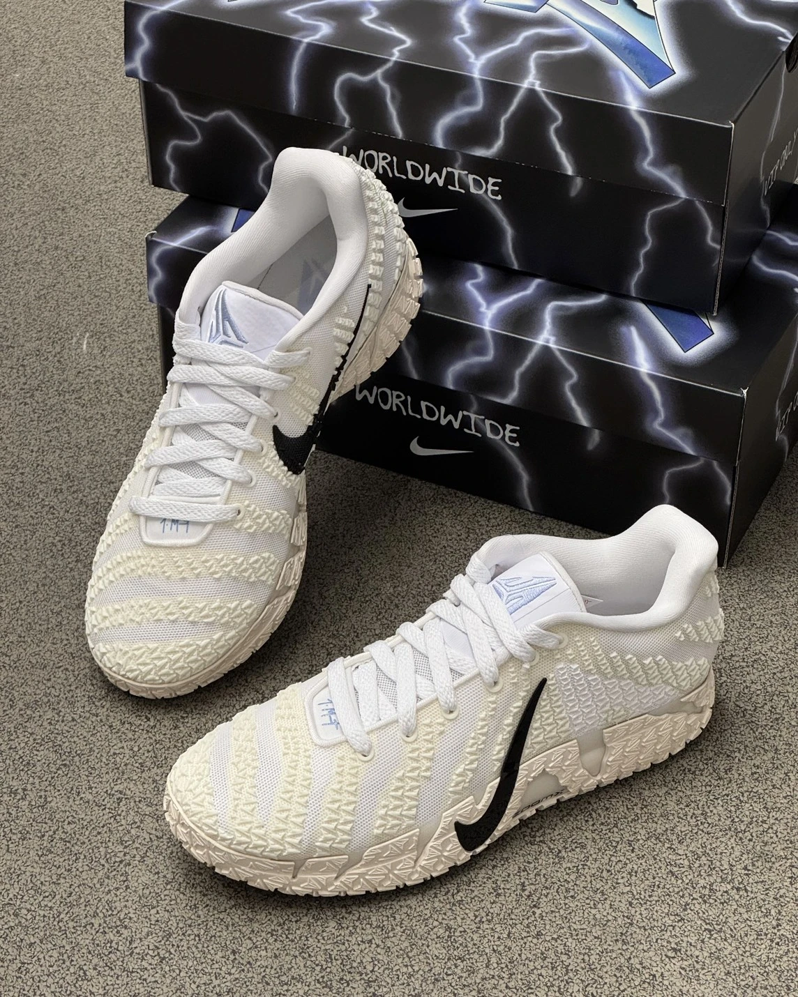 NIKE JA3 "Coconut Milk" 椰奶 莫蘭特三代 XDR 實戰籃球鞋(HF2794-101)