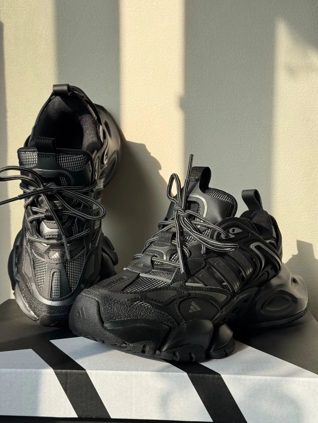 <超扯折扣> ADIDAS XLG RUNNER DELUXE 黑魂 黑武士 反光 3XL平替(JR9173)