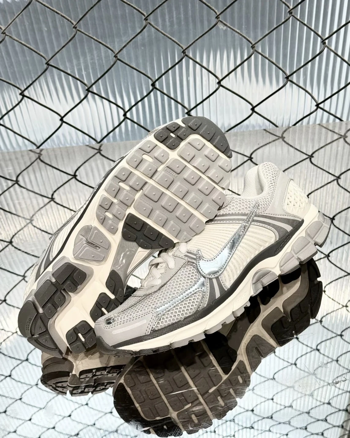 NIKE AIR ZOOM VOMERO 5 白銀灰(IM2219-121)