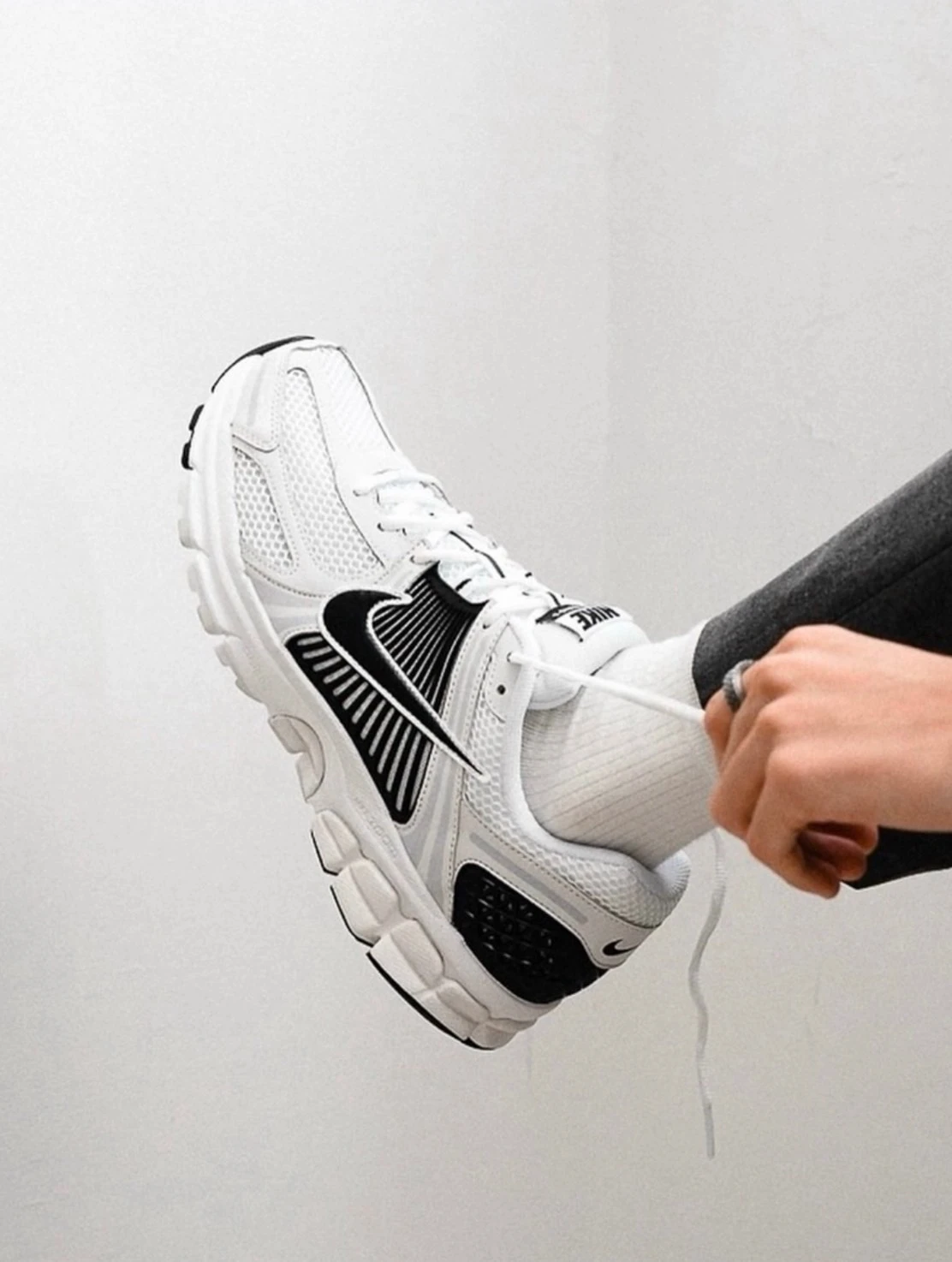 <超瘋限時折扣>NIKE AIR ZOOM VOMERO 5 黑白熊貓(FB9149-101)