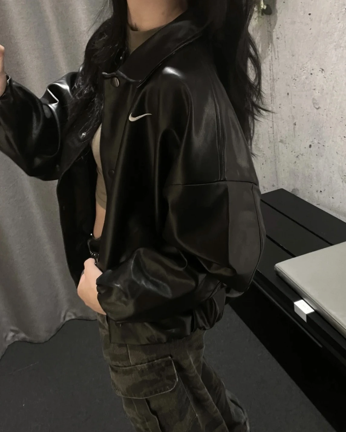 國外限定> NIKE Sportswear 豹紋純色夾克皮外套(IO0477-010) 球鞋國外  