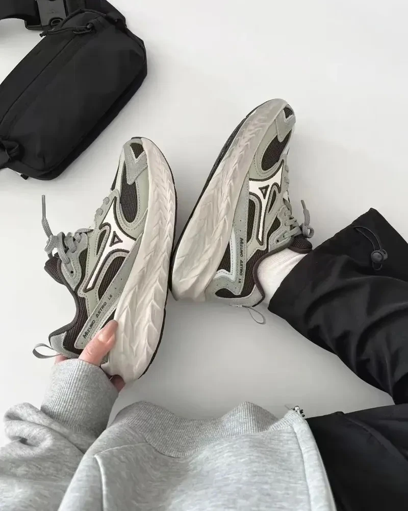 MIZUNO LS ASTRO 輕量厚底 緩震 跑步 休閒鞋 煙灰(D1GH252103)