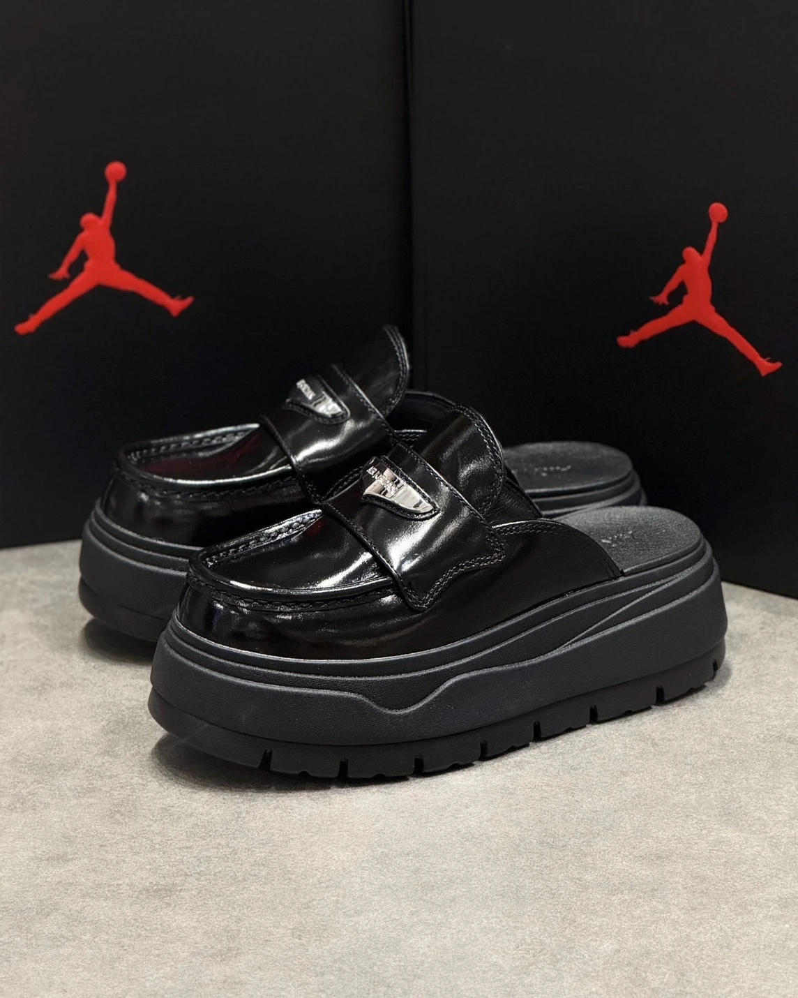 <限量發行>NIKE JORDAN BRAND Loafer Mule 亮面皮革 穆勒鞋 包頭拖(HJ4292-001)