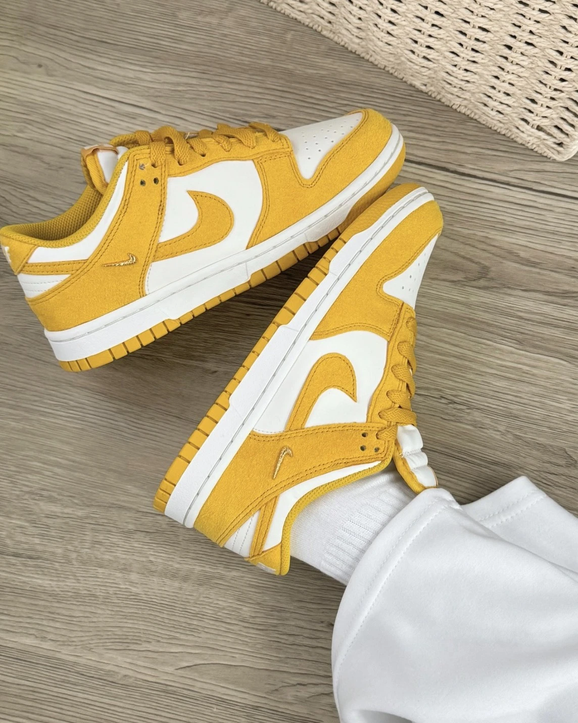 NIKE DUNK LOW "Pale Ivory" 麂皮 亮黃 金屬小鈎 女款(IB4417-101)