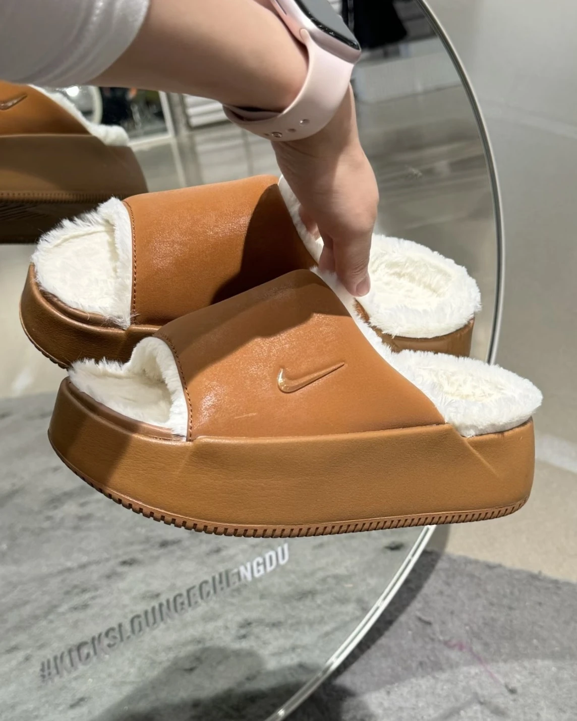 Nike Calm Elevation Fur 毛茸茸 厚底 拖鞋 三色可選(HV8560-600/200/001)
