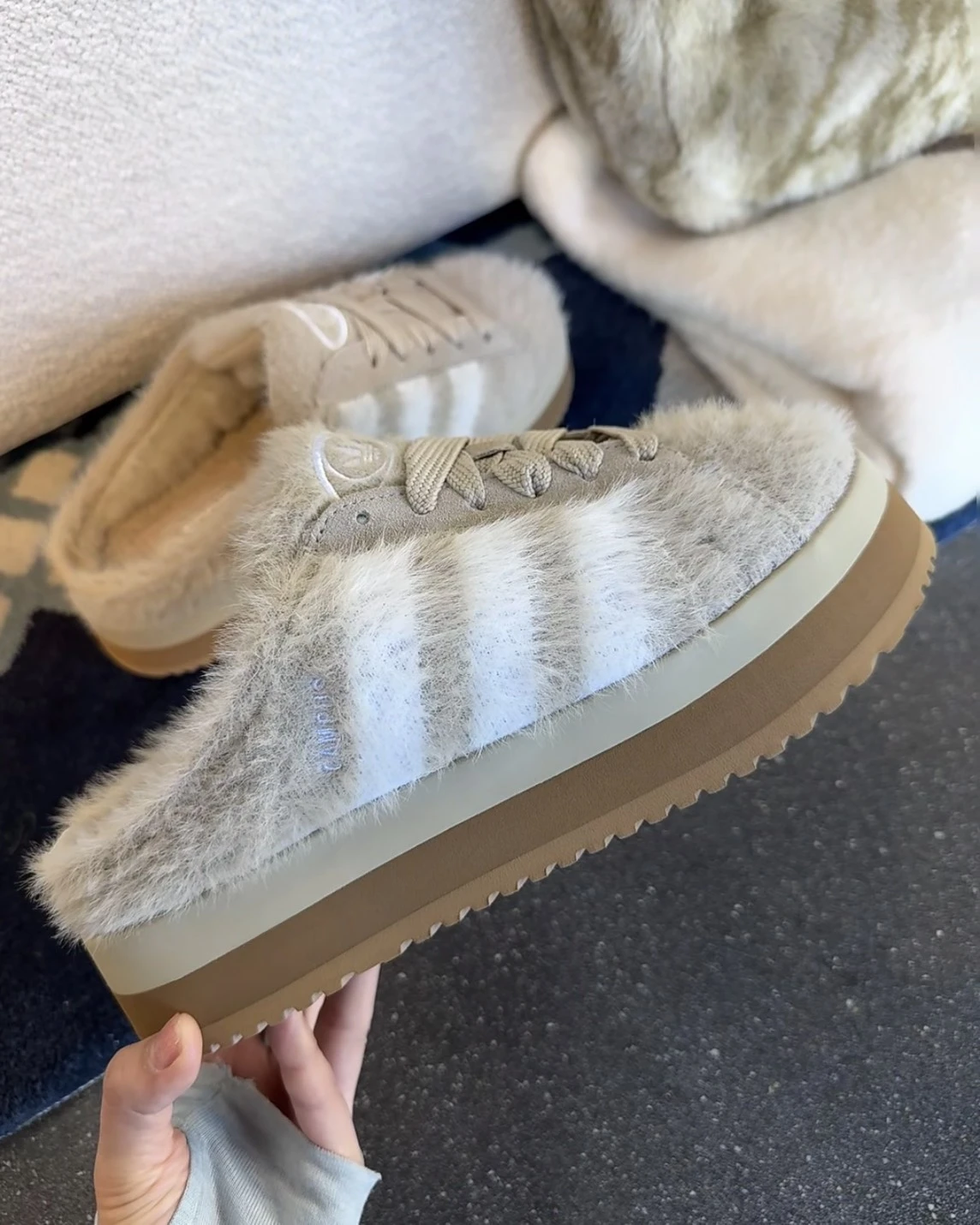 Adidas Originals CAMPUS 00s 奶茶 毛茸茸 厚底 麵包半拖(JR6159)
