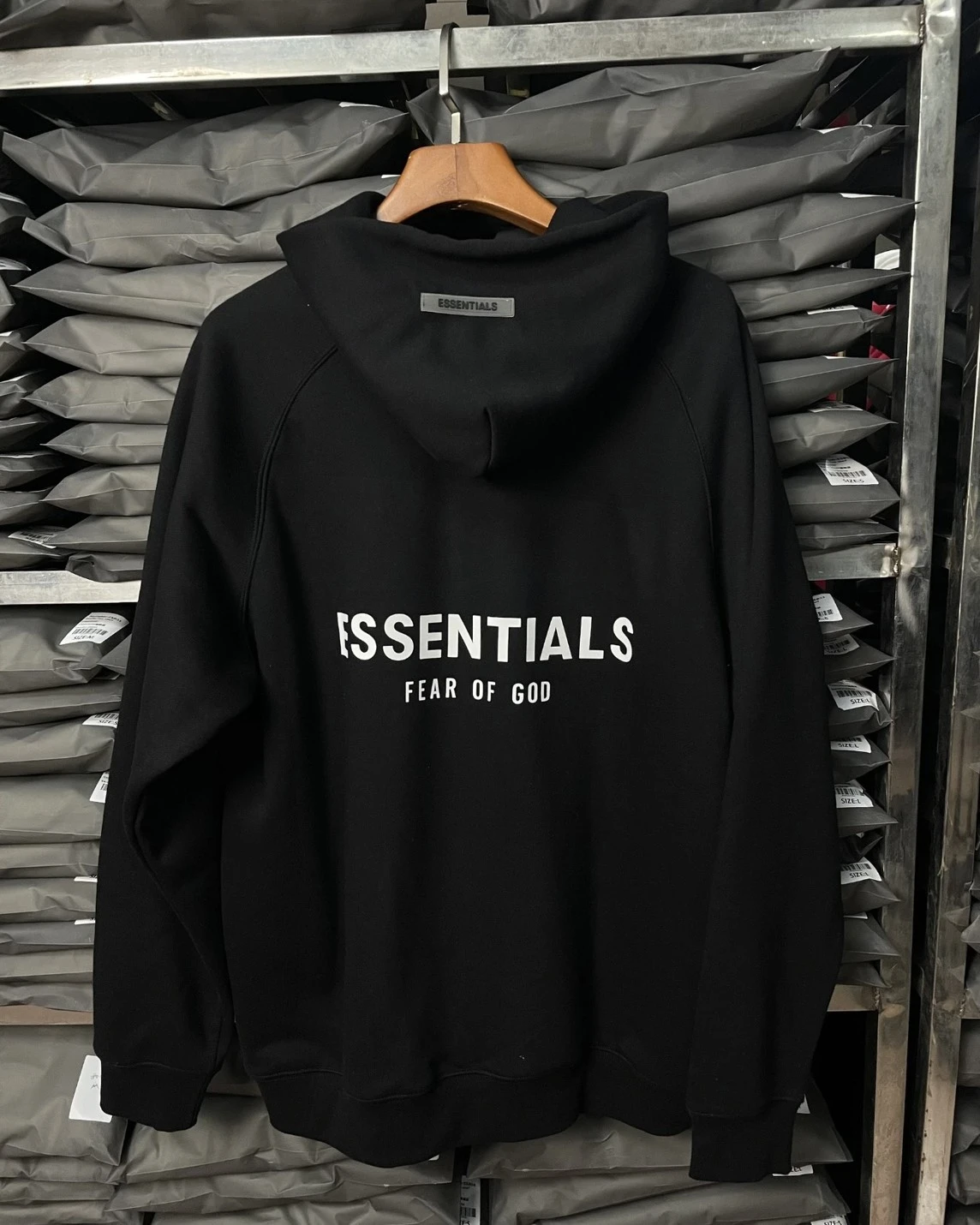 Essentials FW24 Holiday Core 黑白字 內裏 加絨 長袖帽T(192HO246250F)