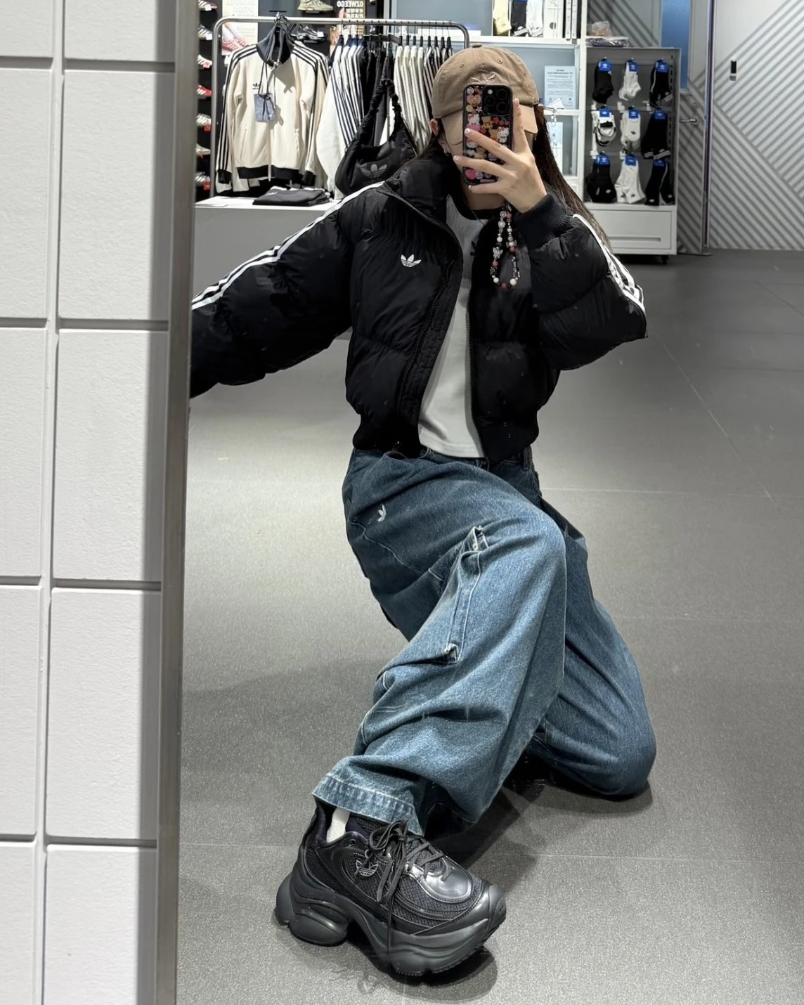 <宋雨琦同款>Adidas Originals Ozvenuz  蝴蝶鞋 黑色 復古 厚底 老爹鞋(JS2468)